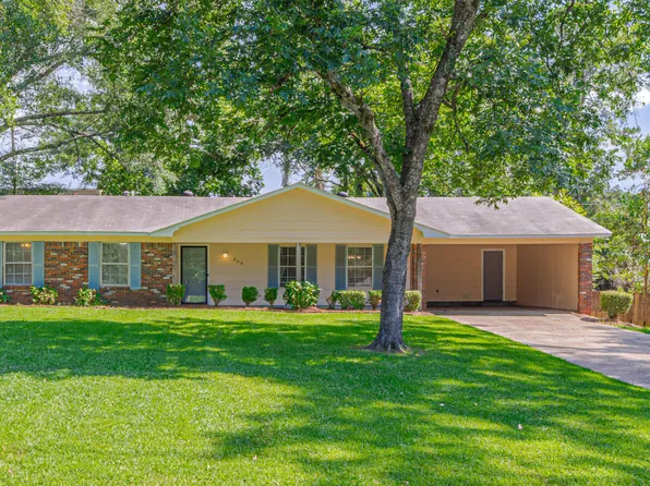 809 Normandy Dr, Clinton, MS 39056