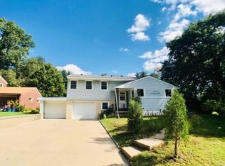 1696 Arkwright St, Saint Paul, MN 55117
