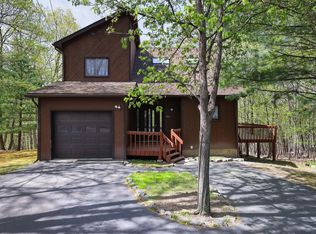 476 Hyland Dr, East Stroudsburg, PA