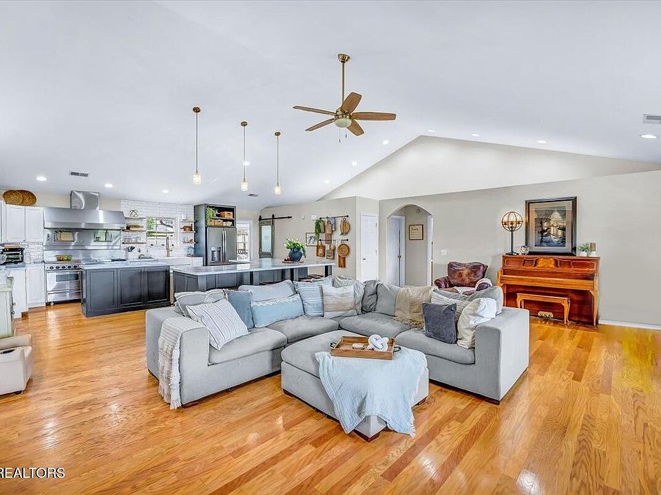 2168 Summerfield Ln, Sevierville, TN 37876 | Zillow