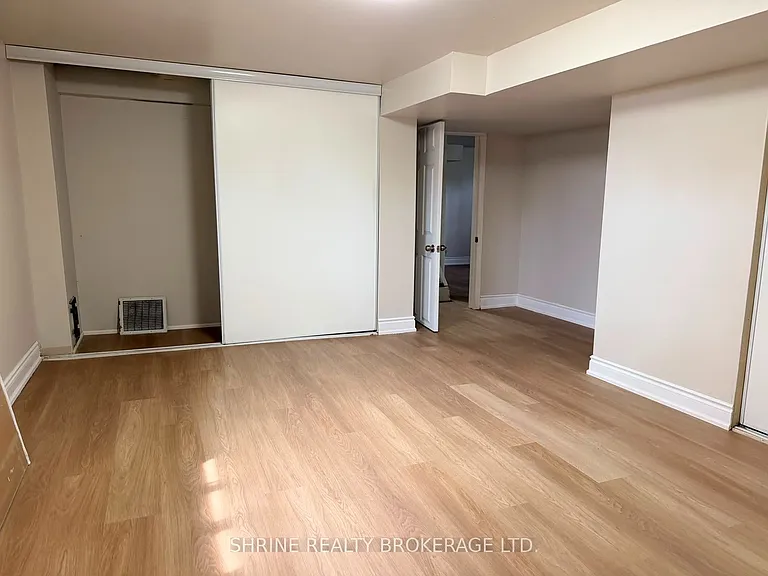 367 Springbank Dr — Photo 5