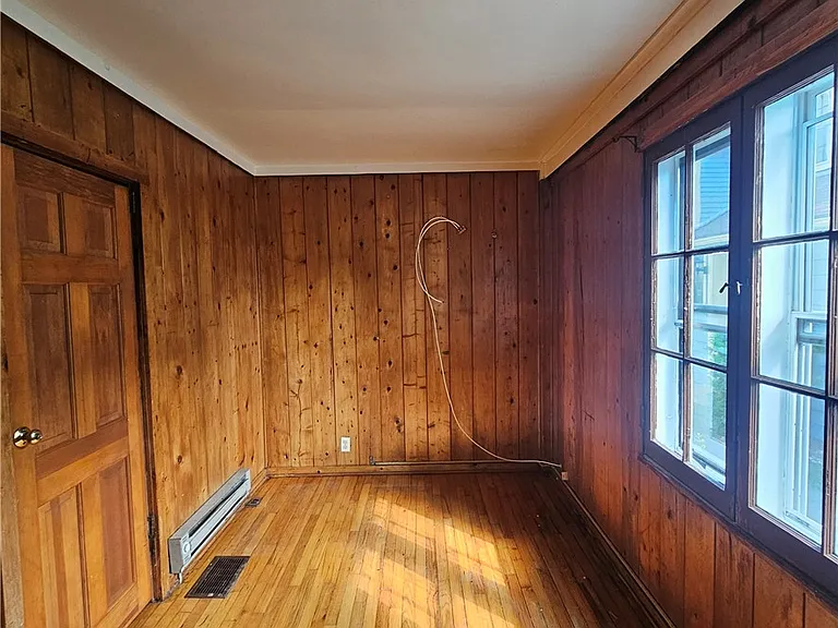 9 Rowley St #3 — Photo 3