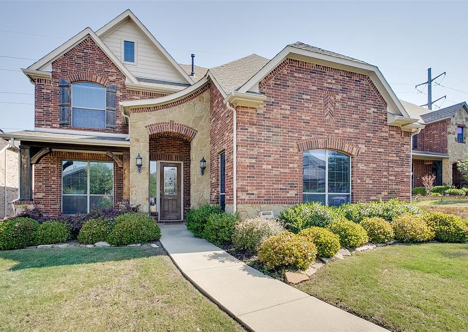 1st image of 221 Flanigan Hill Dr