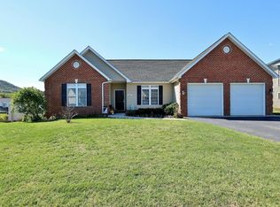1804 Foxfield Cir, Salem, VA 24153
