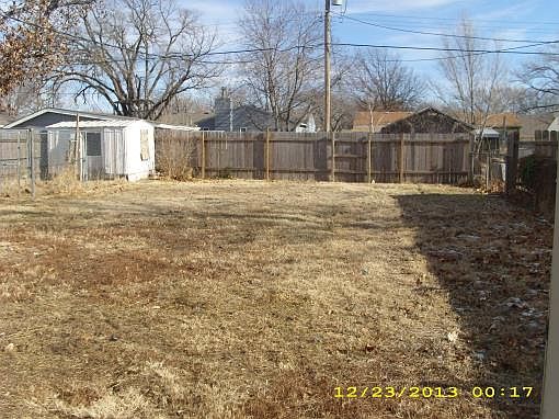 3rd image of 1109 N Plum St