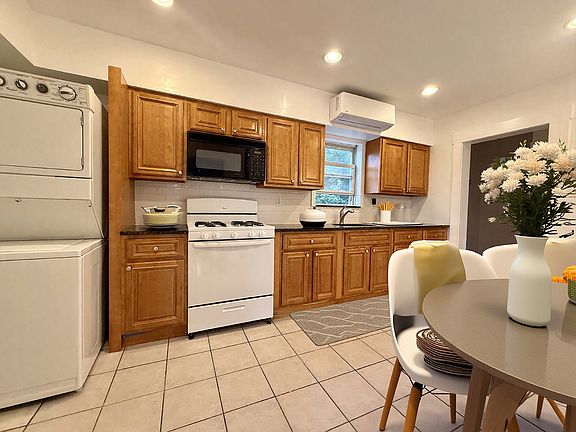 5th image of 418 2nd St #2