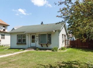 408 1st St SE, Hampton, IA 50441