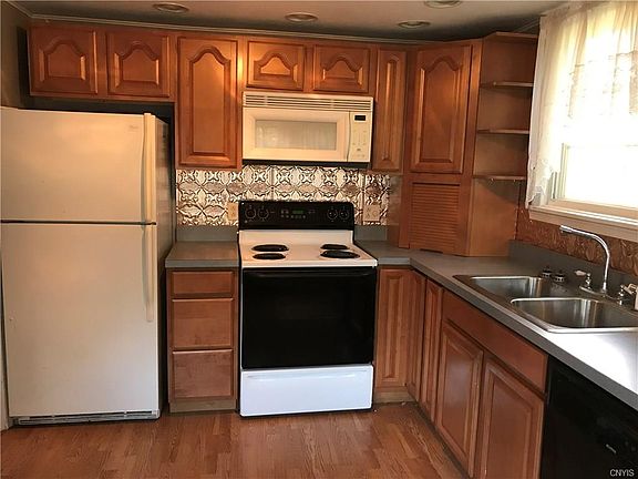 4th image of 3743 Seneca Tpke