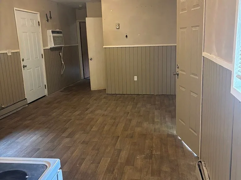 121 Wells St — Photo 5