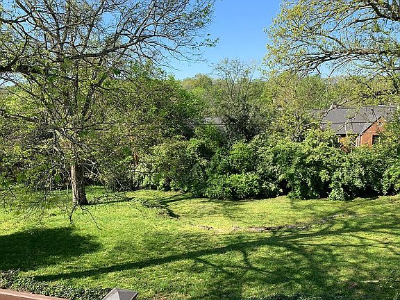 3rd image of 149 Woodmont Blvd