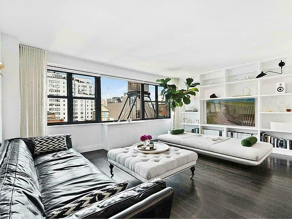 2nd image of 115 E 9th St APT 15A