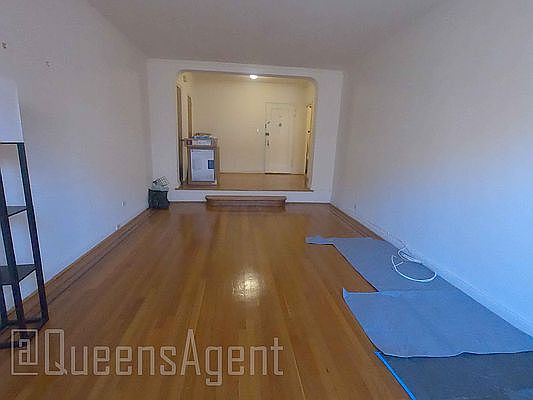 2nd image of 6911 Yellowstone Blvd APT A5