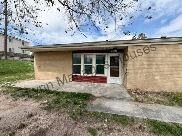 611 W 5th St, Cheyenne, WY 82007