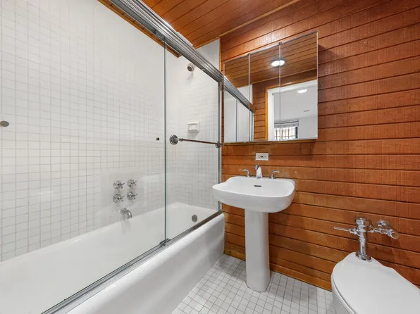 1 5th Avenue image 8 of 11