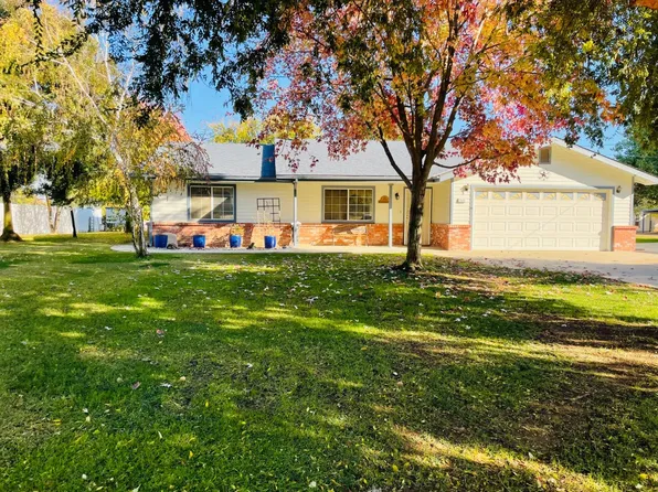 3660 N Adair Pl, Sanger, CA 93657