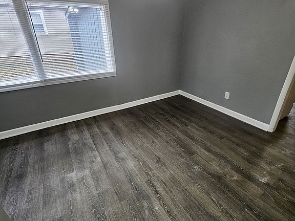 5th image of 2515 E 72nd St
