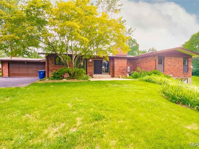 395 Statesman Ct — Photo 32