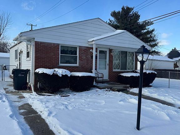 3rd image of 6730 Buckingham Ave