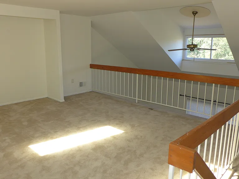 23 Valley Crossing Cir — Photo 20