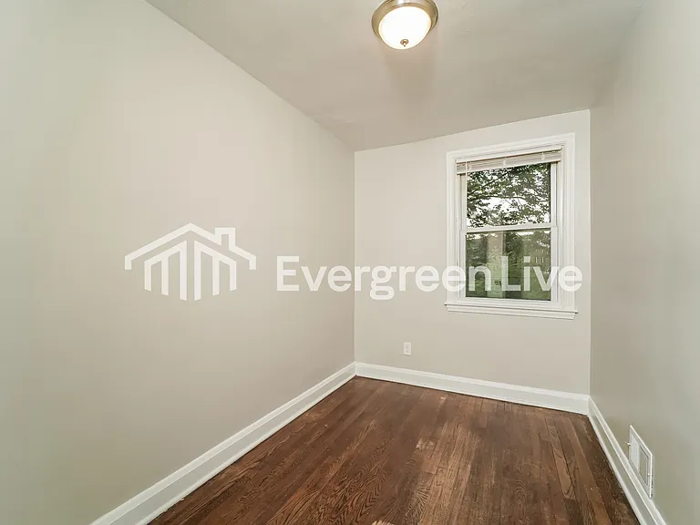 8624 Oak Rd — Photo 10