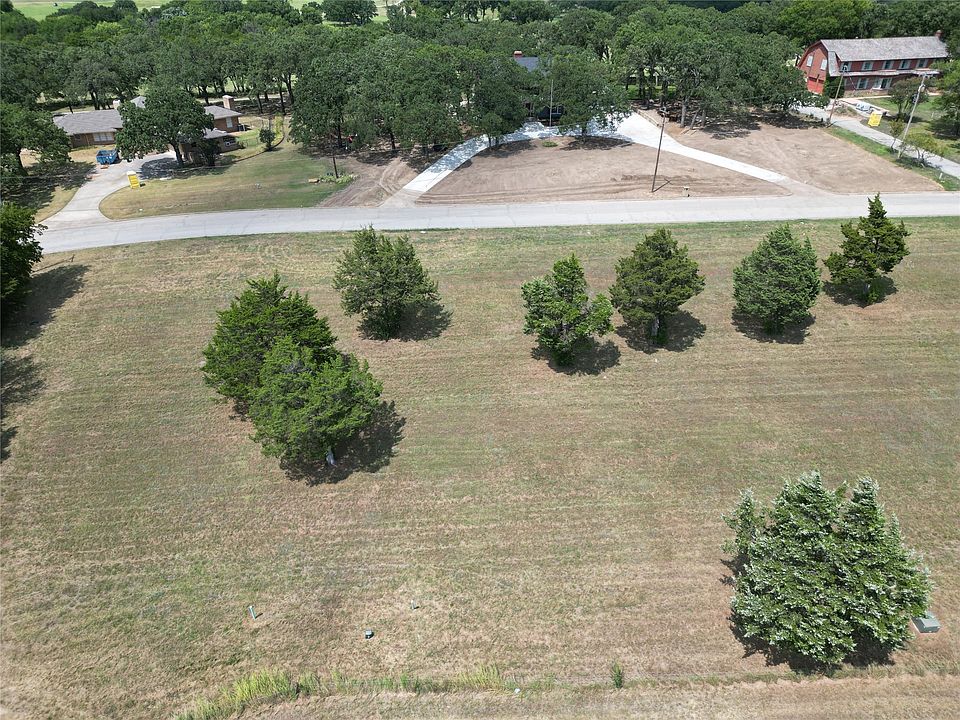1st image of 628 Country Club Rd