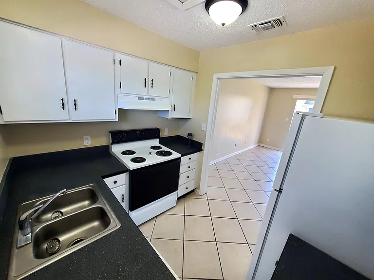 6527 Old Shell Rd #28 — Photo 5