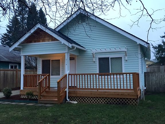 3rd image of 914 Wilson St SE