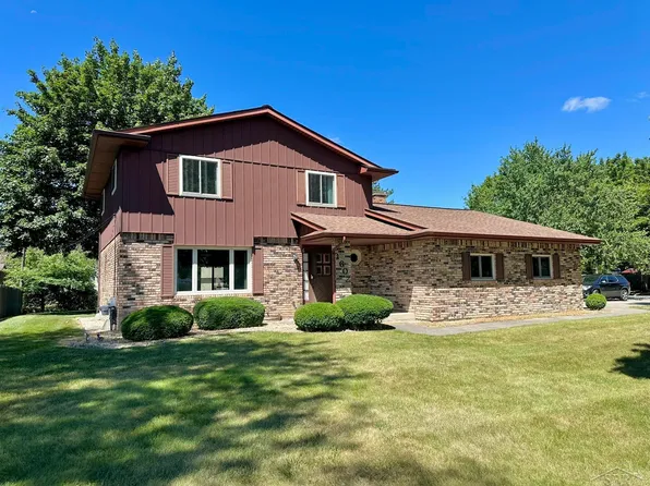 1607 Cranbrook Dr, Saginaw, MI 48638