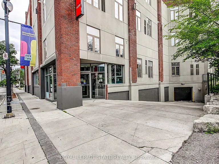 80 King William St #214 — Photo 3