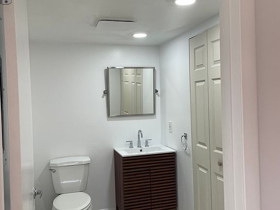 3rd image of 3878 Victoria Dr