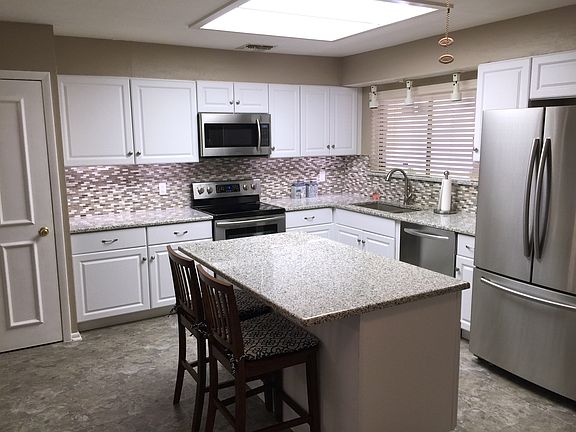 3rd image of 3735 Hunters Circle St