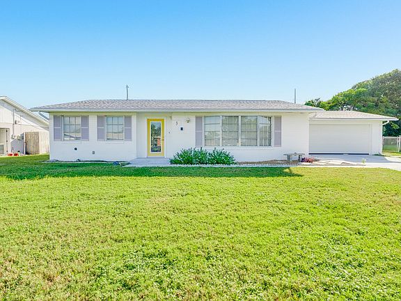 2nd image of 3 Evergreen Cir