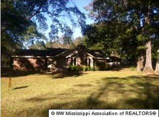 29 Jones Dr, Senatobia, MS 38668