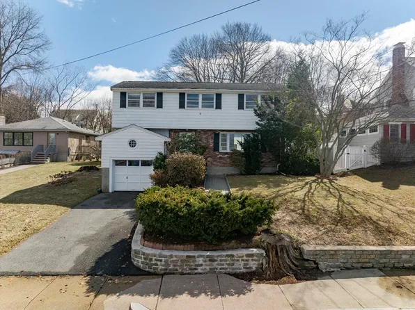 76 Vermont St, West Roxbury, MA 02132
