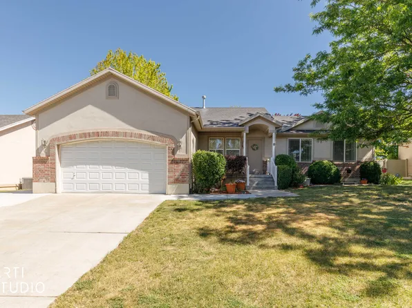 882 W 25 N, Clearfield, UT 84015