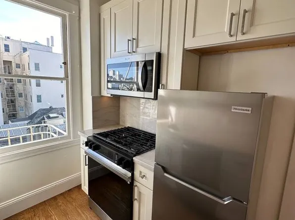 Broadway Crown Towers Apartments, 1770 Broadway #505, San Francisco, CA 94109