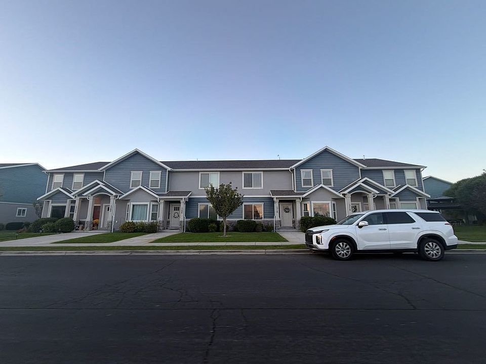 1st image of 1702 E Stone Creek Way