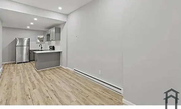 2 bed, $1,400 — Photo 4