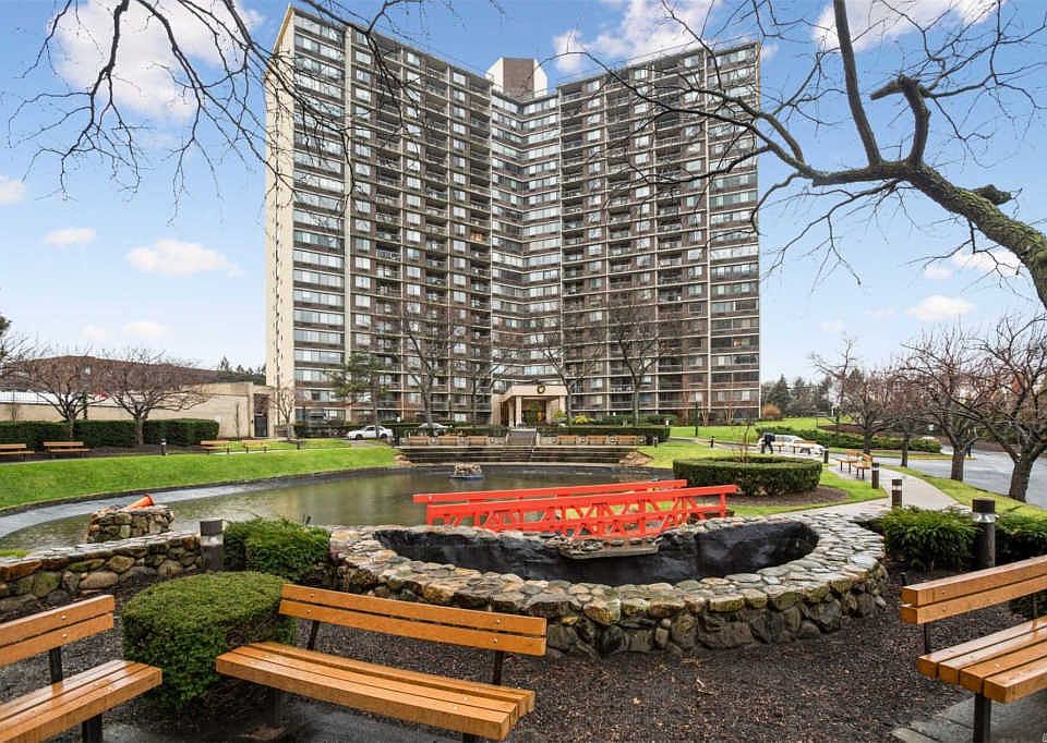 1st image of 1 Bay Club Dr APT 19U