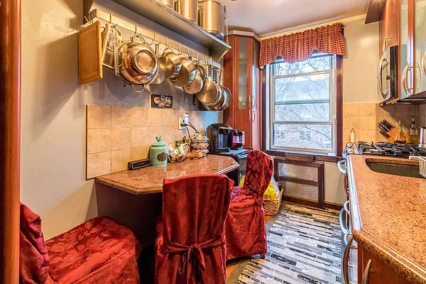 Sold by Prime Realty | media 14