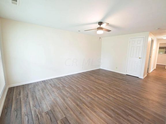 3rd image of 411 Banbury Dr