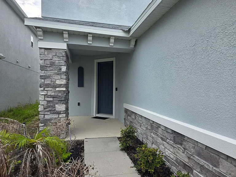 2865 High Pointe St — Photo 2