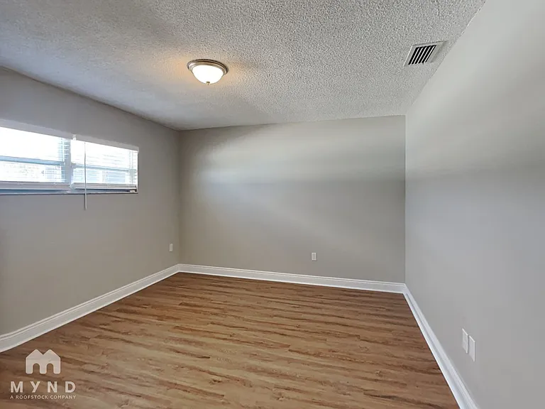 6339 Langston Ave — Photo 9