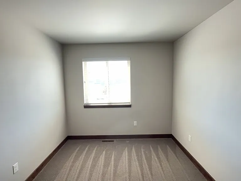 1300 Westwood Cir — Photo 7