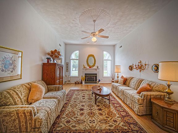 4th image of 3700 Jordan Cir
