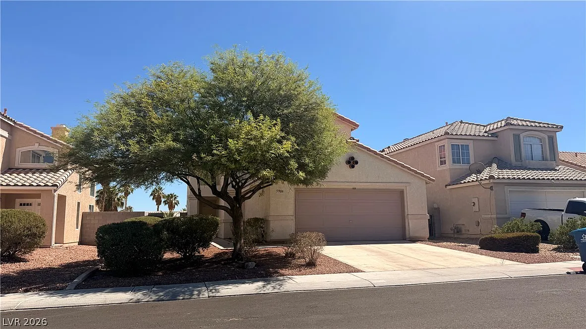 4 bed, 3.0 bath, 1829 sqft, $2,000 — Photo 1