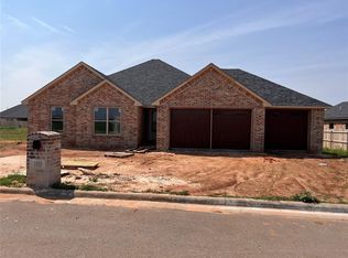2112 Tumbleweed Ln, Altus, OK 73521