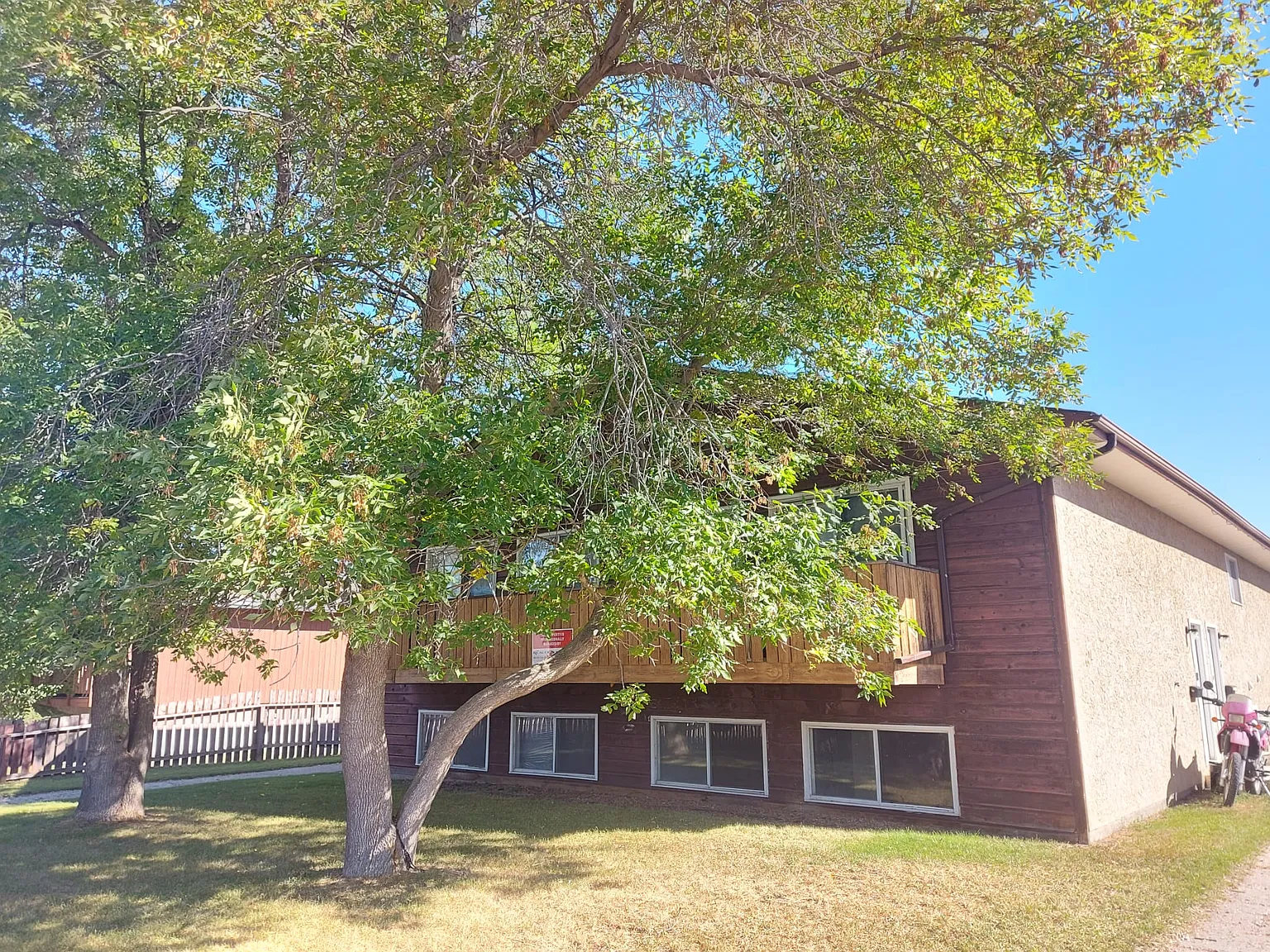 3 Bedroom 4-Plex Located in Normandeau — Photo 3
