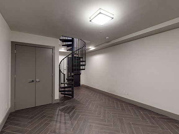 2nd image of 523 Willoughby Ave APT 1
