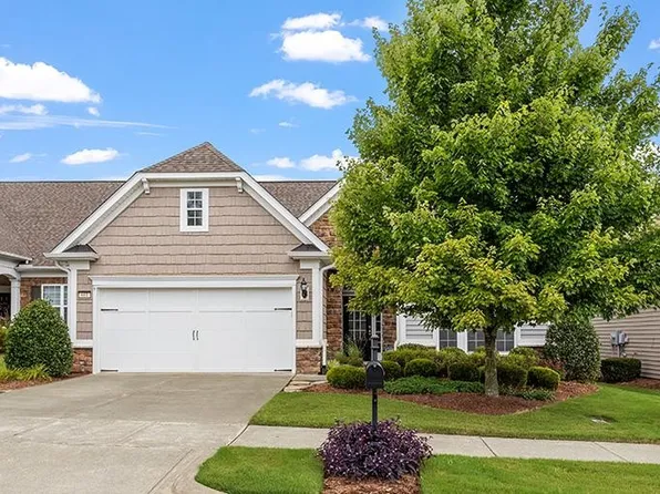 661 Lipford Dr, Cary, NC 27519